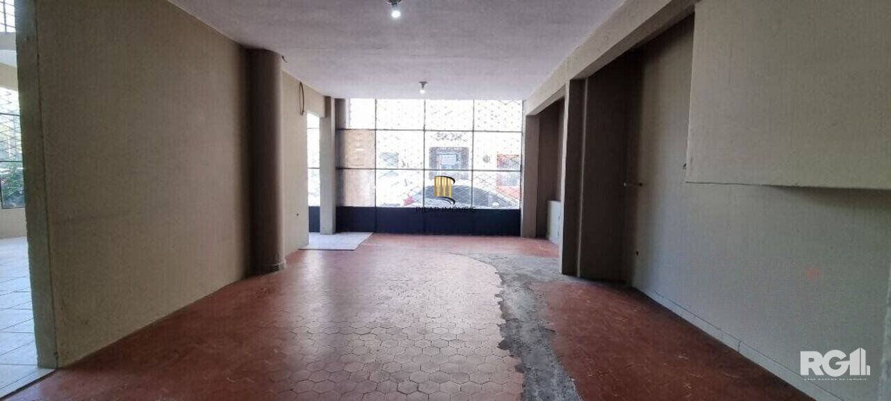 AMPLA LOJA COM MEZANINO, EM FRENTE A REDENÇÃO.