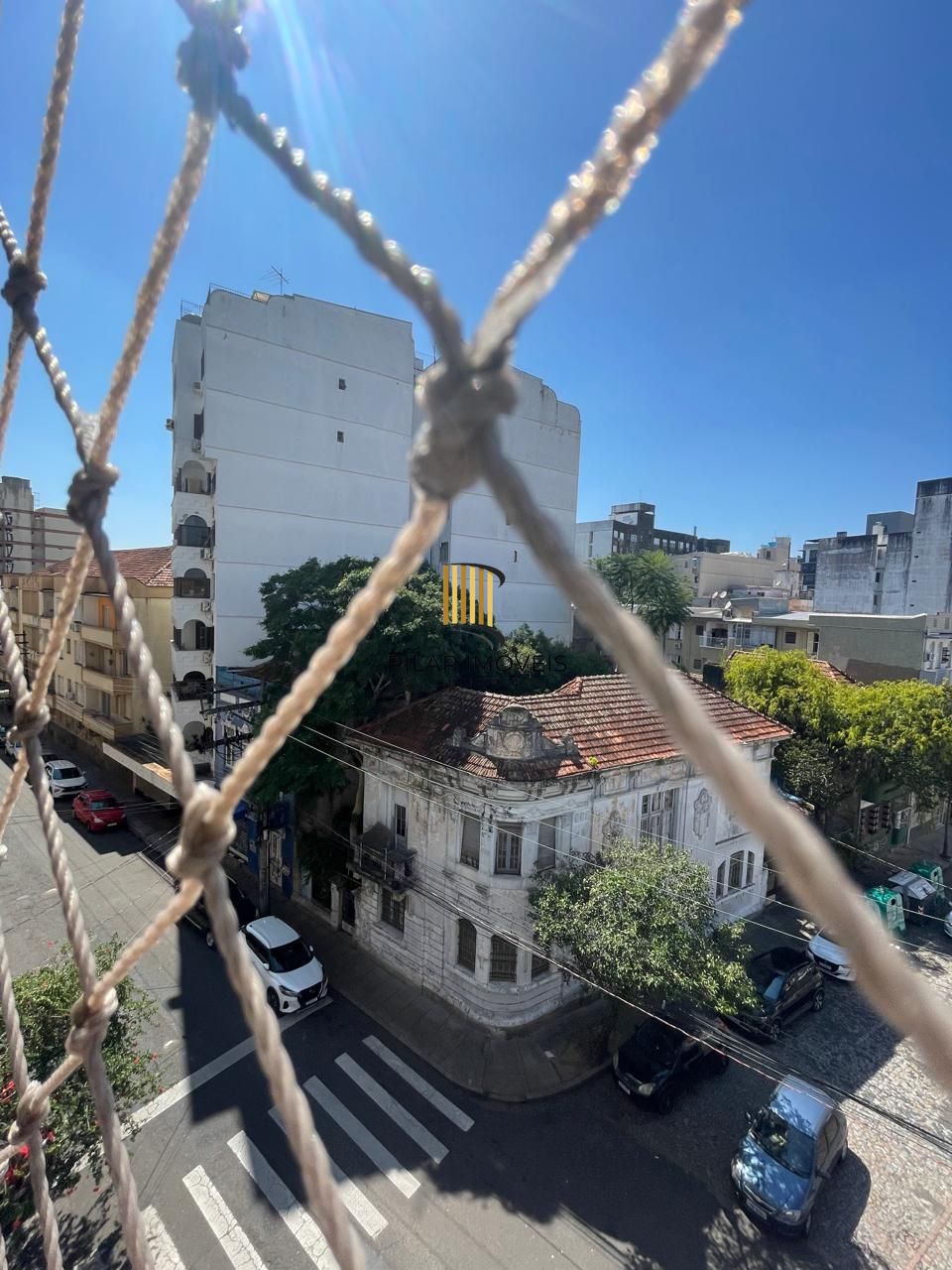 Apartamento-02Dormitorios-Garagem-Cidade-Baixa