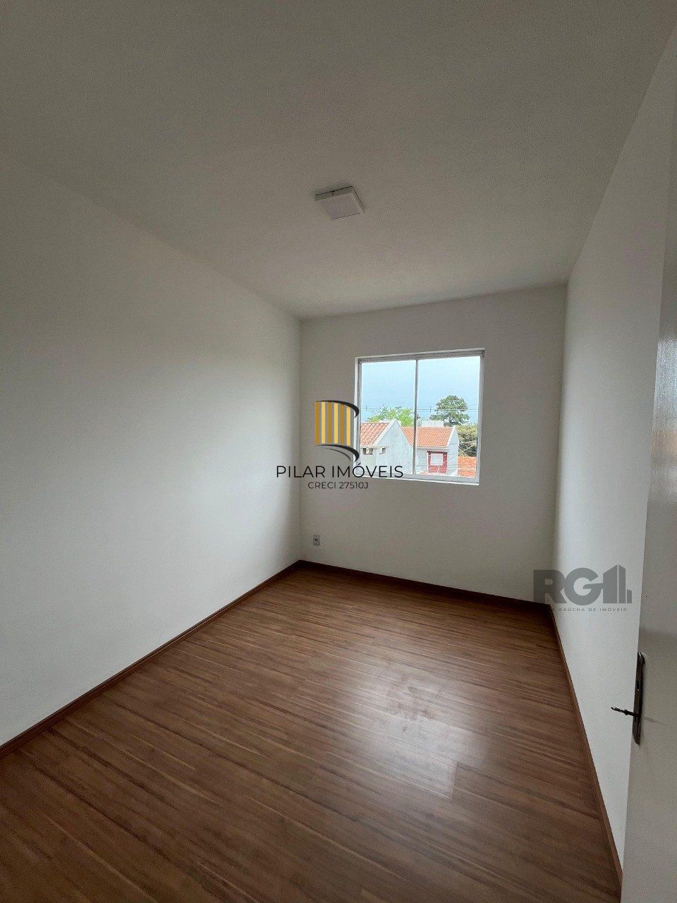 Apartamento 2 dormitórios de frente com garagem, bairro Restinga- porto Alegre
