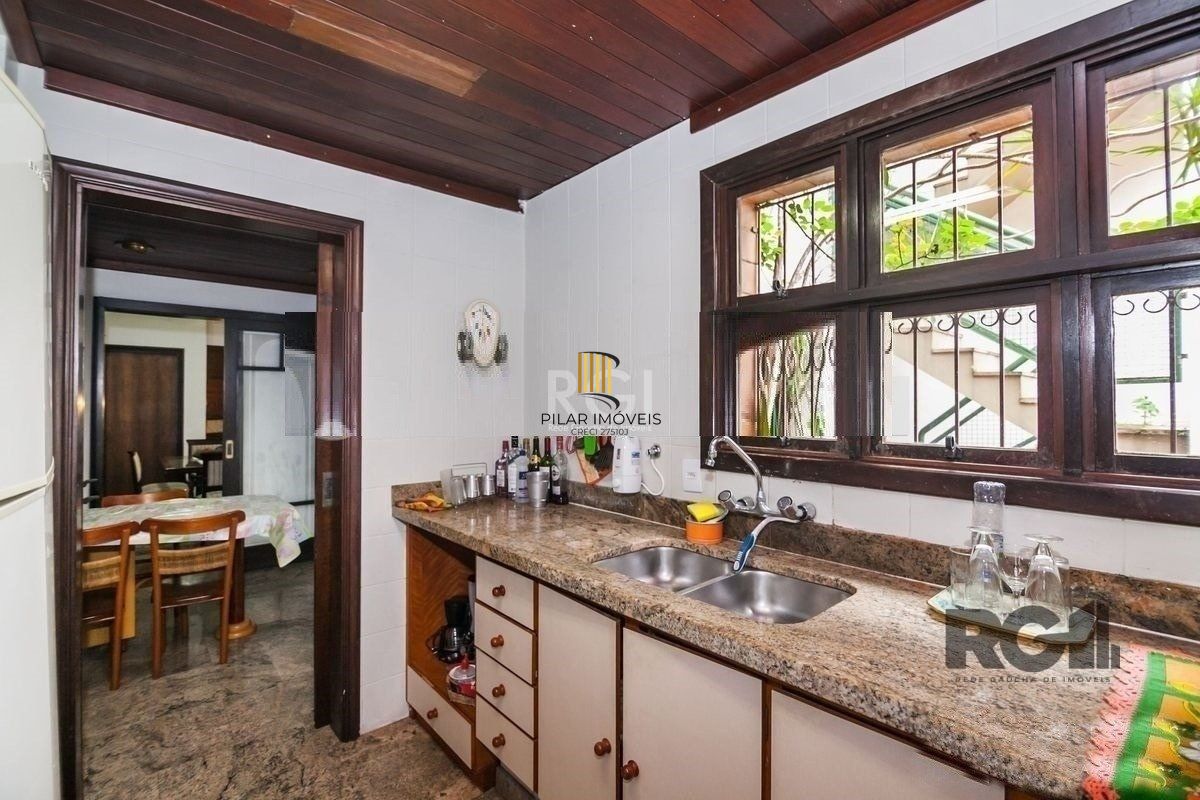 Casa 3 dormitórios à venda Rio Branco Porto Alegre/RS