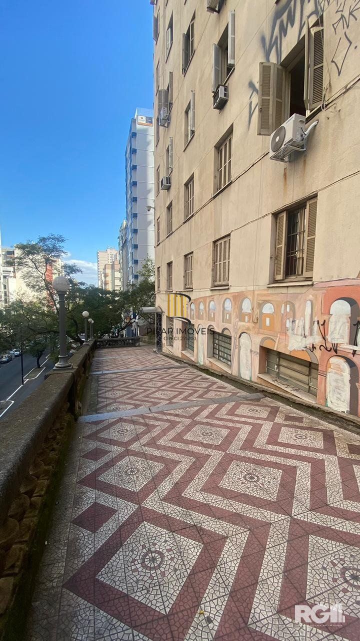 Excelente Apartamento à venda  - Centro, Porto Alegre. CÓD. RP389971