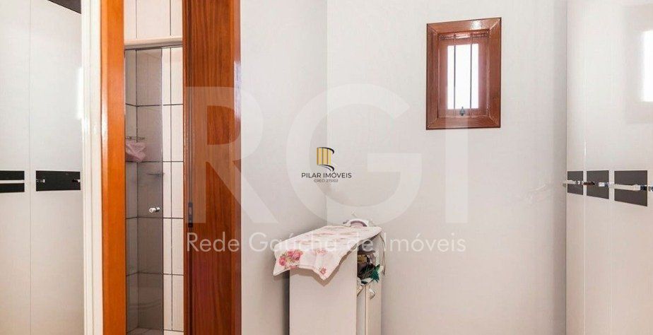 Casa para Venda - 287m², 4 dormitórios, sendo 1 suites, 4 vagas - Partenon