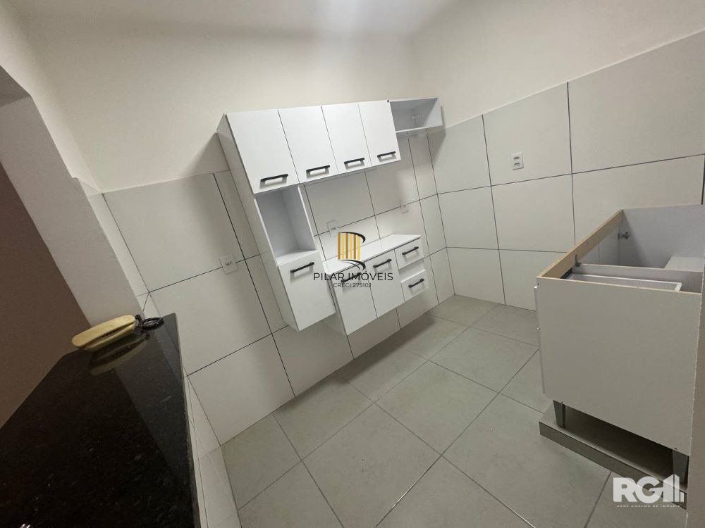 Apartamento GARDEN com dois pátios  privativos,  1 dormitório, sala, cozinha, 1 banheiro   na Av. Getúlio Vargas