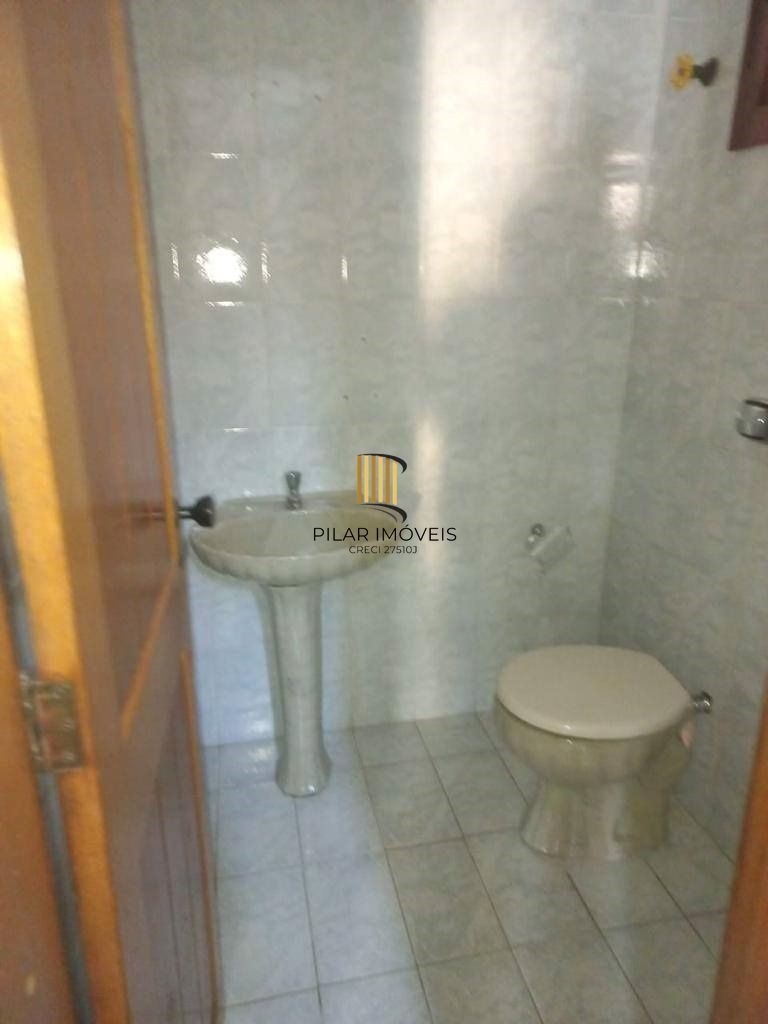 Casa 4 dormitórios, com sacada e amplo terraço