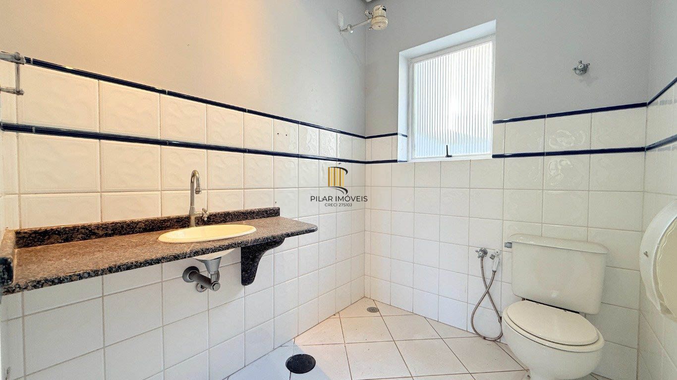 CASA 230m² 5 QUARTOS/SALAS, 3 VAGAS DE GARAGEM - USO RESIDENCIAL OU COMERCIAL