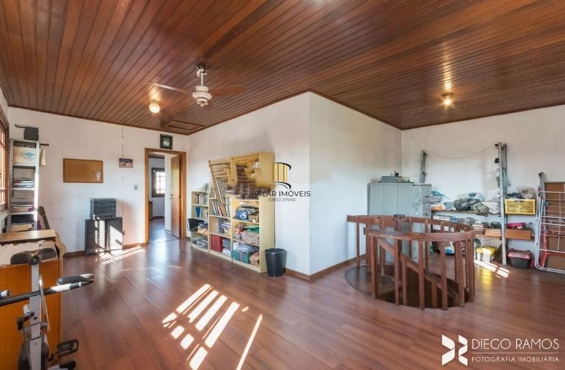 Casa para Venda - 190m², 4 dormitórios, sendo 1 suites, 2 vagas - Partenon