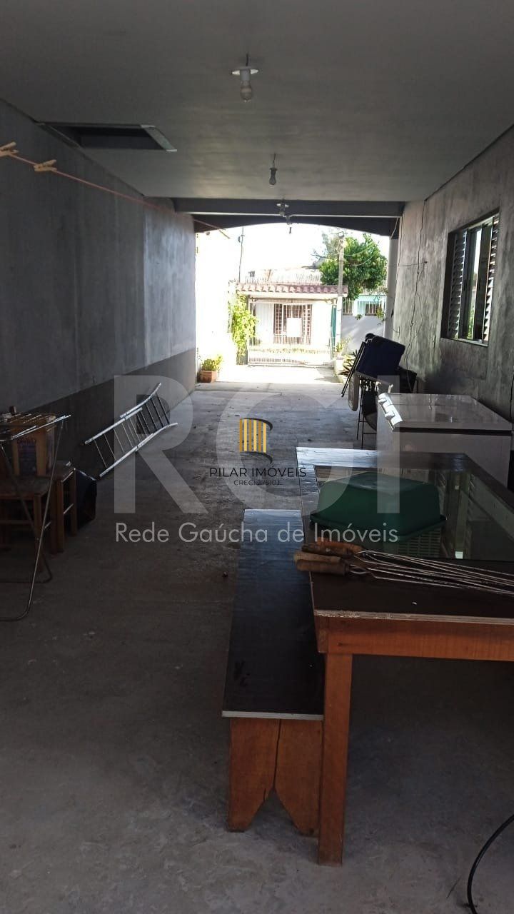 Casa para Venda - 90m², 3 dormitórios, 4 vagas - Maria Regina