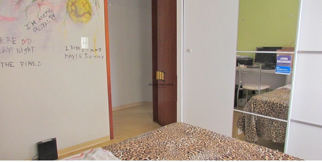 Apartamento para Venda - 104.12m², 3 dormitórios, sendo 1 suites, 1 vaga - Petró