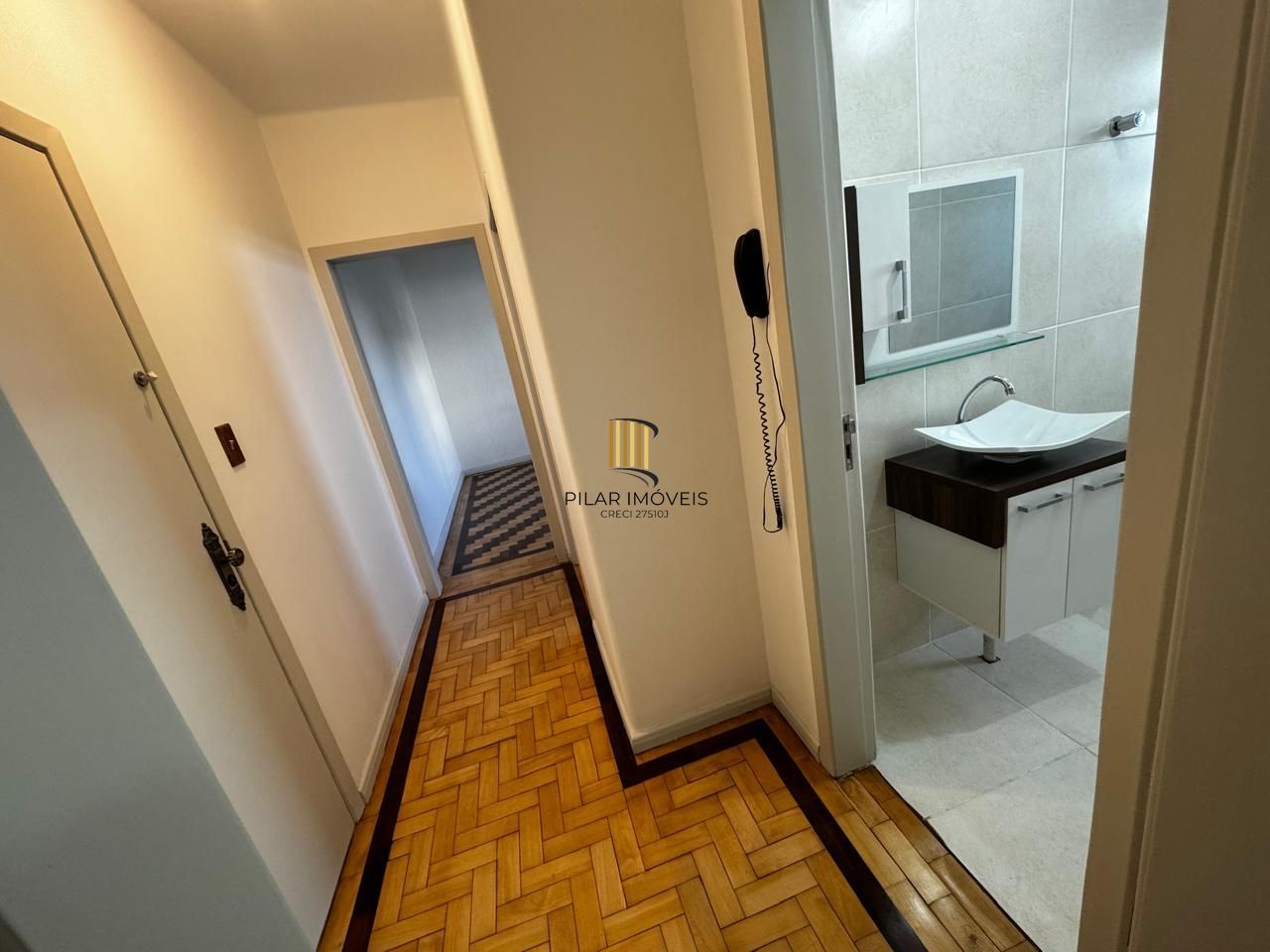 Apartamento de 1 Quarto reformado à Venda no Menino Deus – Porto Alegre | Financiável