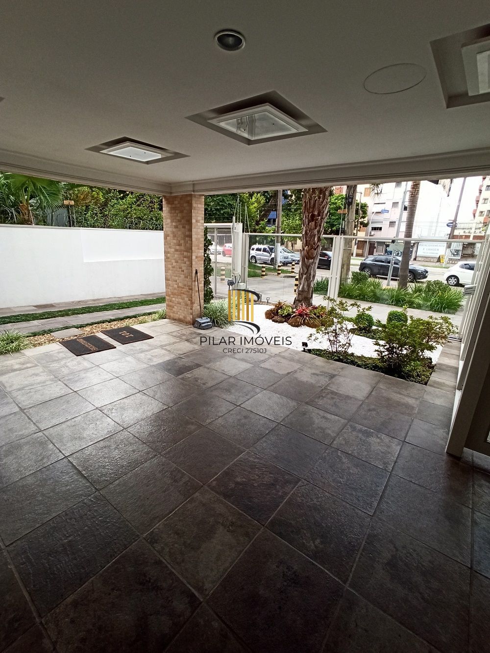 **Apartamento de 1 dormitório, garagem, Semimobiliado, condomínio com infra à Venda na Cidade Baixa, Porto Alegre, RS**