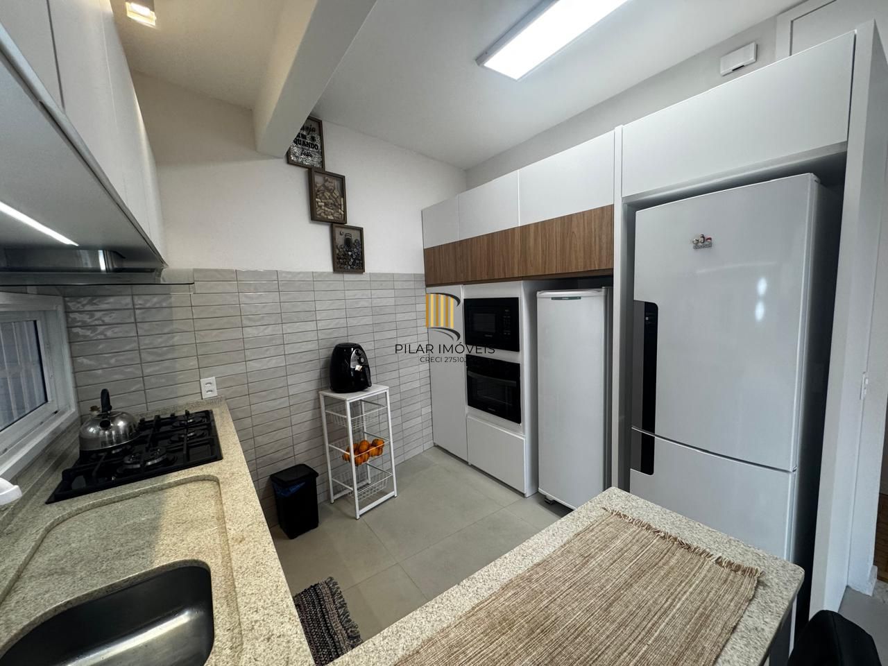 Apartamento de 2 Dormitórios totalmente reformado com churrasqueira