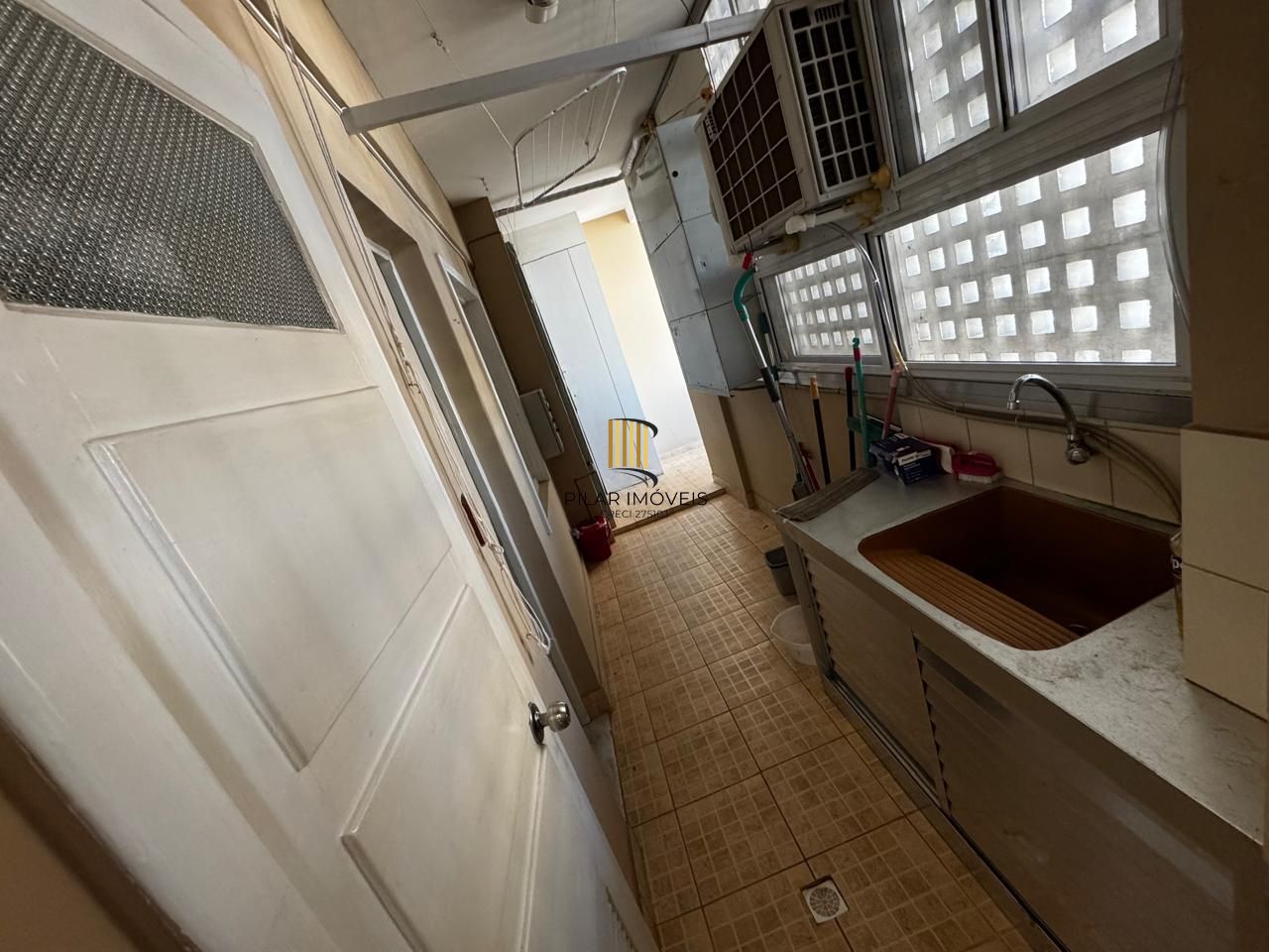 Apartamento super Amplo em frente a Santa Casa, Centro Histórico - POA