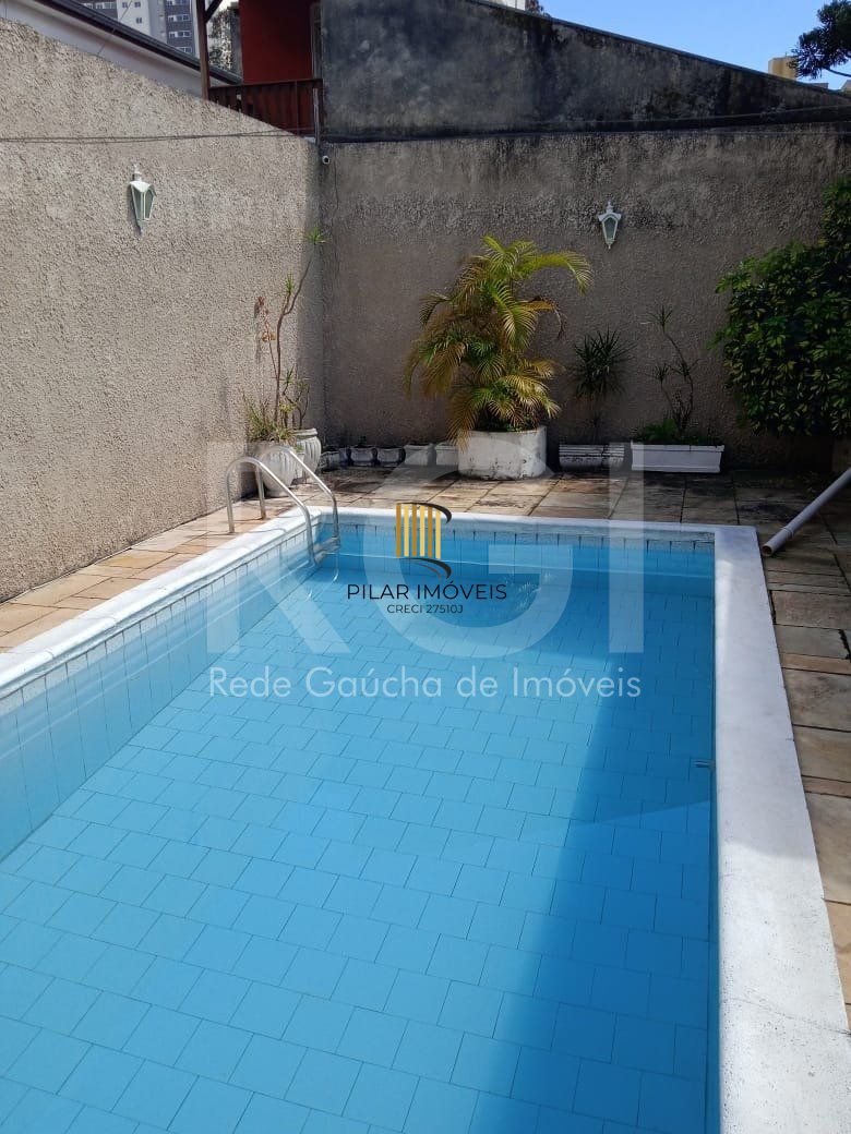 Casa para Venda - 750m², 6 dormitórios, sendo 3 suites, 4 vagas - Partenon