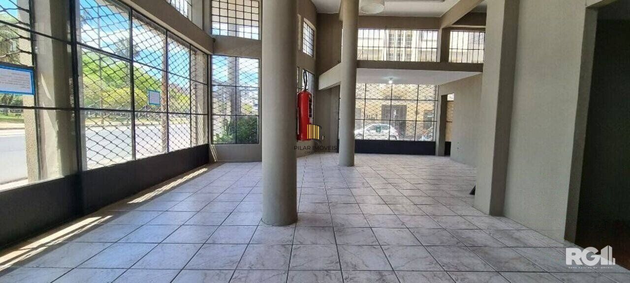 AMPLA LOJA COM MEZANINO, EM FRENTE A REDENÇÃO.