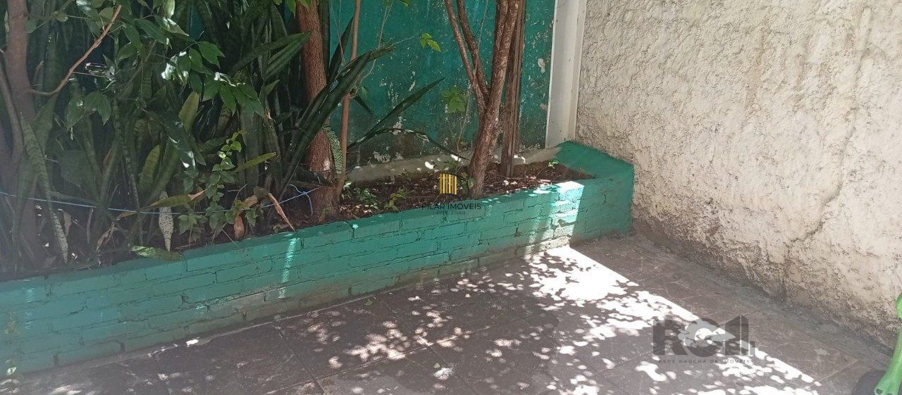 Apartamento 2 dormitórios , terreno elevado, lateral, bairro cidade baixa- Porto