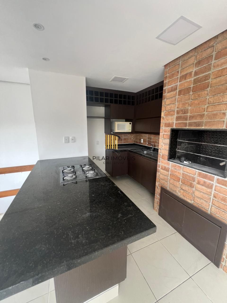 Cobertura reformada com terraço