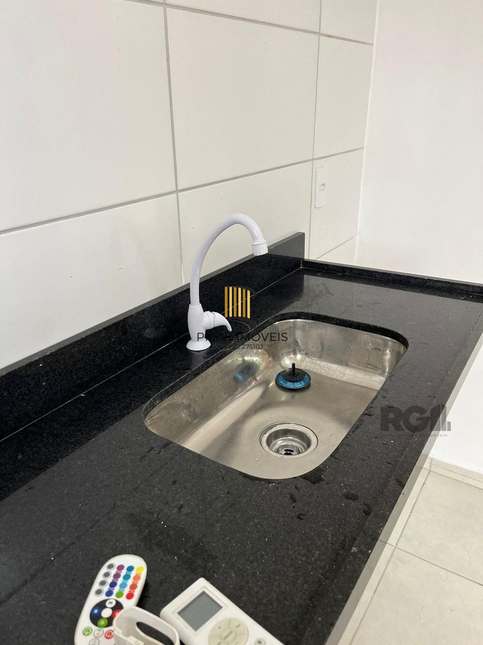 Ótima Casa Terrea,  2 dormitórios , 2 vagas de garagens bairro Hipica em Porto A