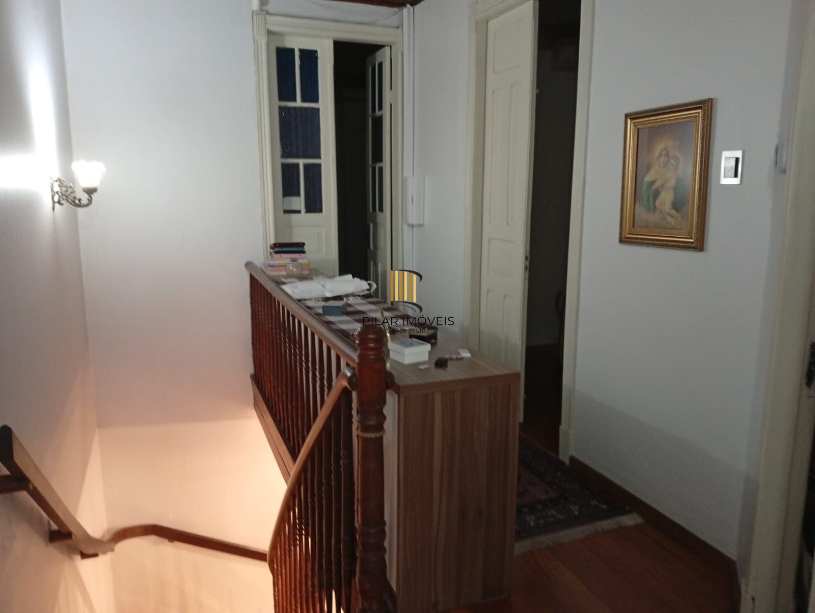 Casa com 5 quartos , 7 banheiros e pátio!