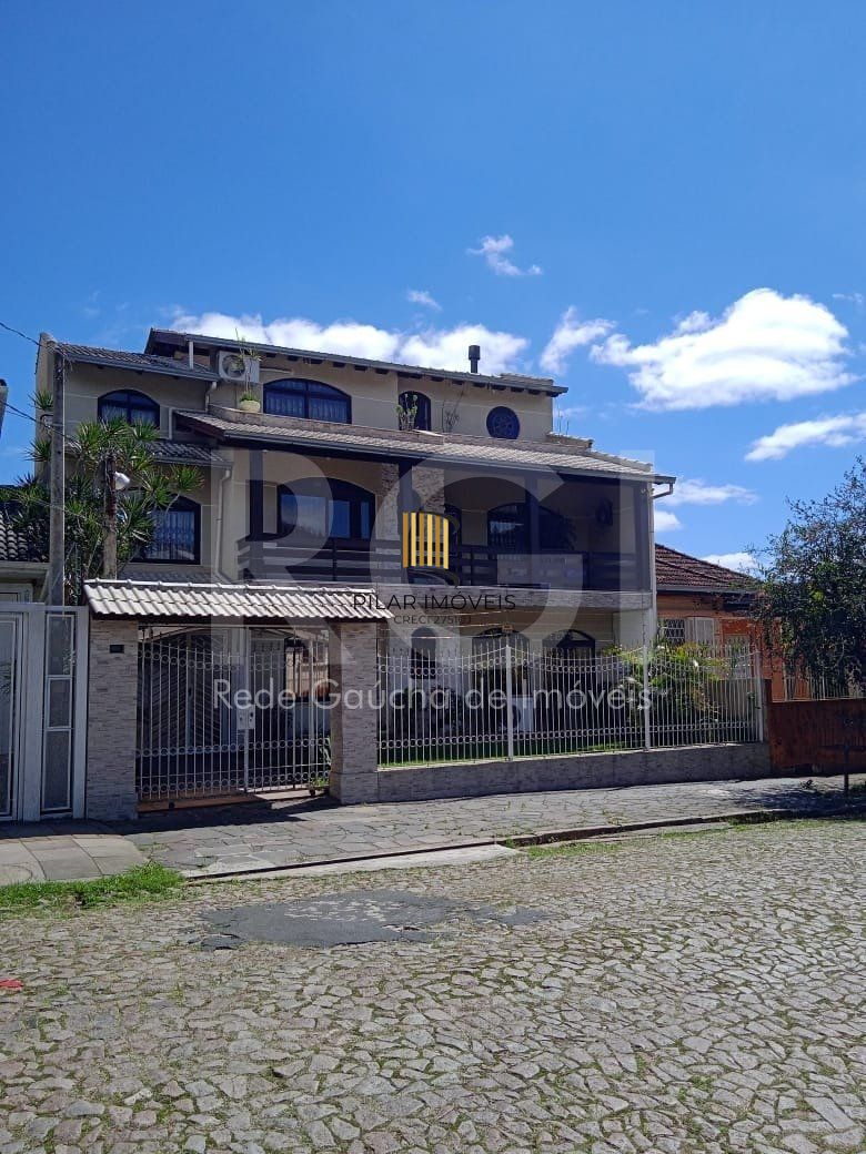 Casa para Venda - 750m², 6 dormitórios, sendo 3 suites, 4 vagas - Partenon