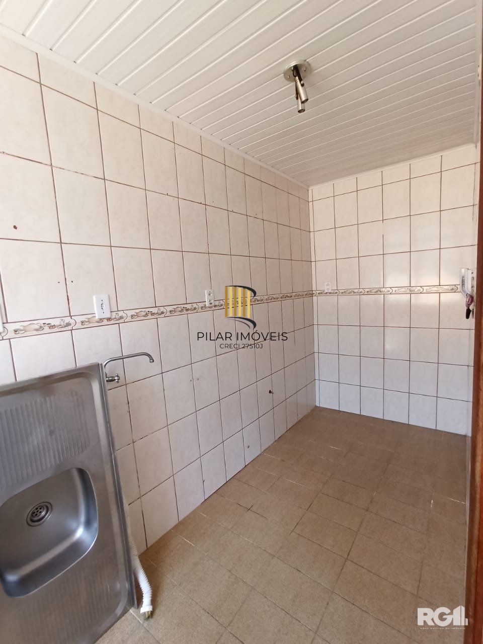 Ótimo apartamento à venda no bairro Menino Deus, em Porto Alegre.