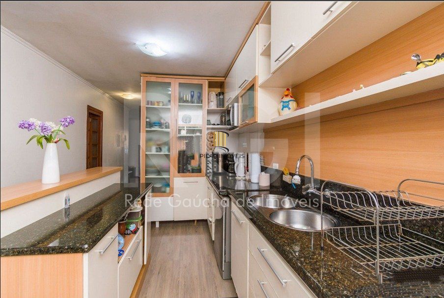 Casa 3 dormitórios à venda Menino Deus Porto Alegre/RS