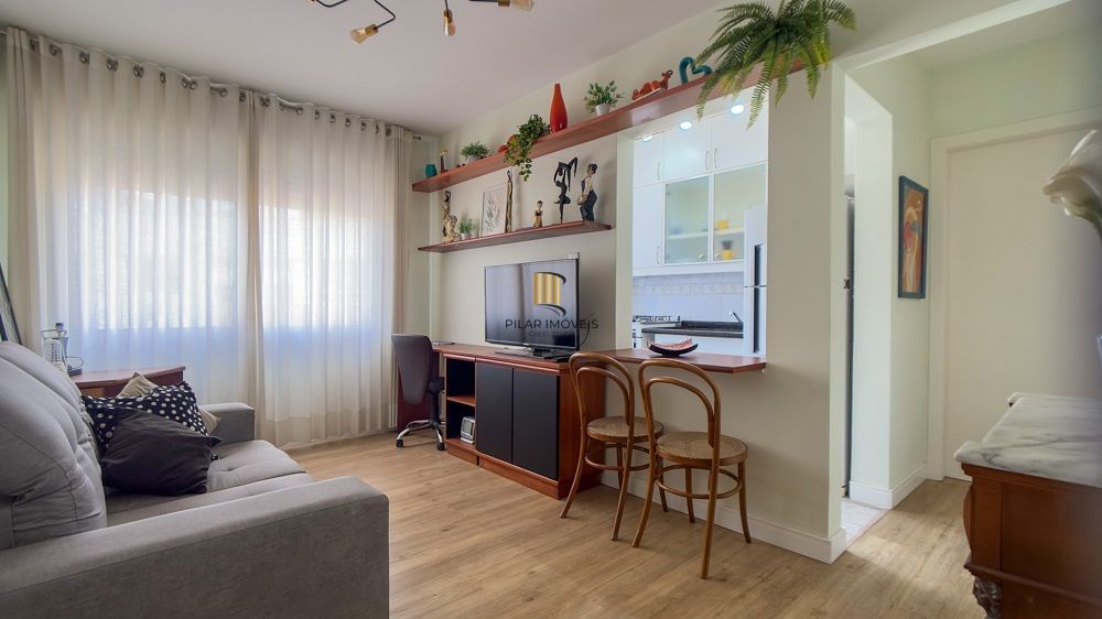 **Apartamento Semi  mobiliado à Venda em Porto Alegre, RS**