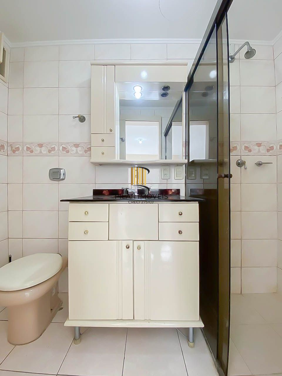 Apartamento 1 suíte com vaga no Menino Deus – Próximo à Av. Getúlio Vargas