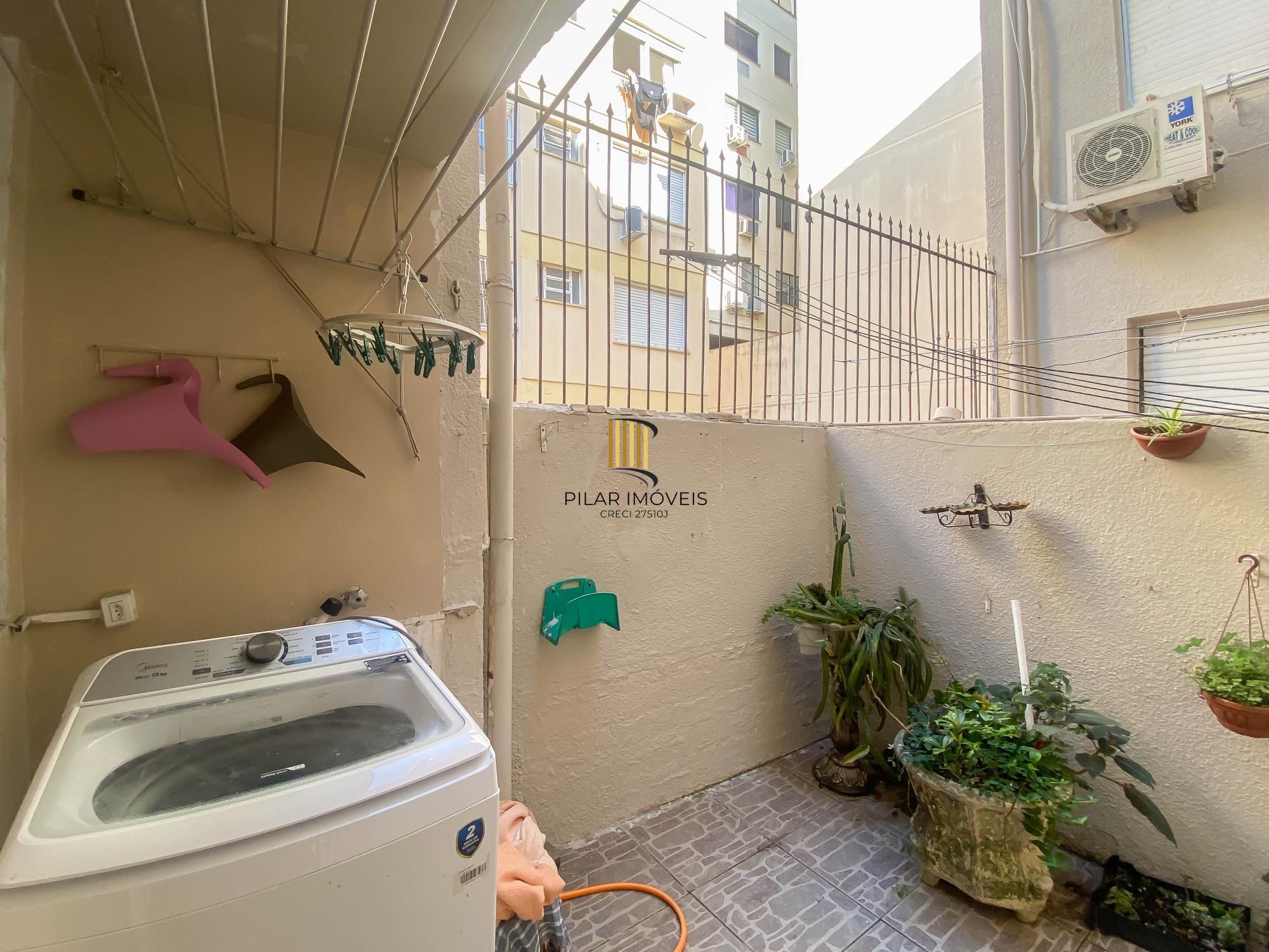Apartamento térreo com pátio privativo e 1 dormitório no Menino Deus
