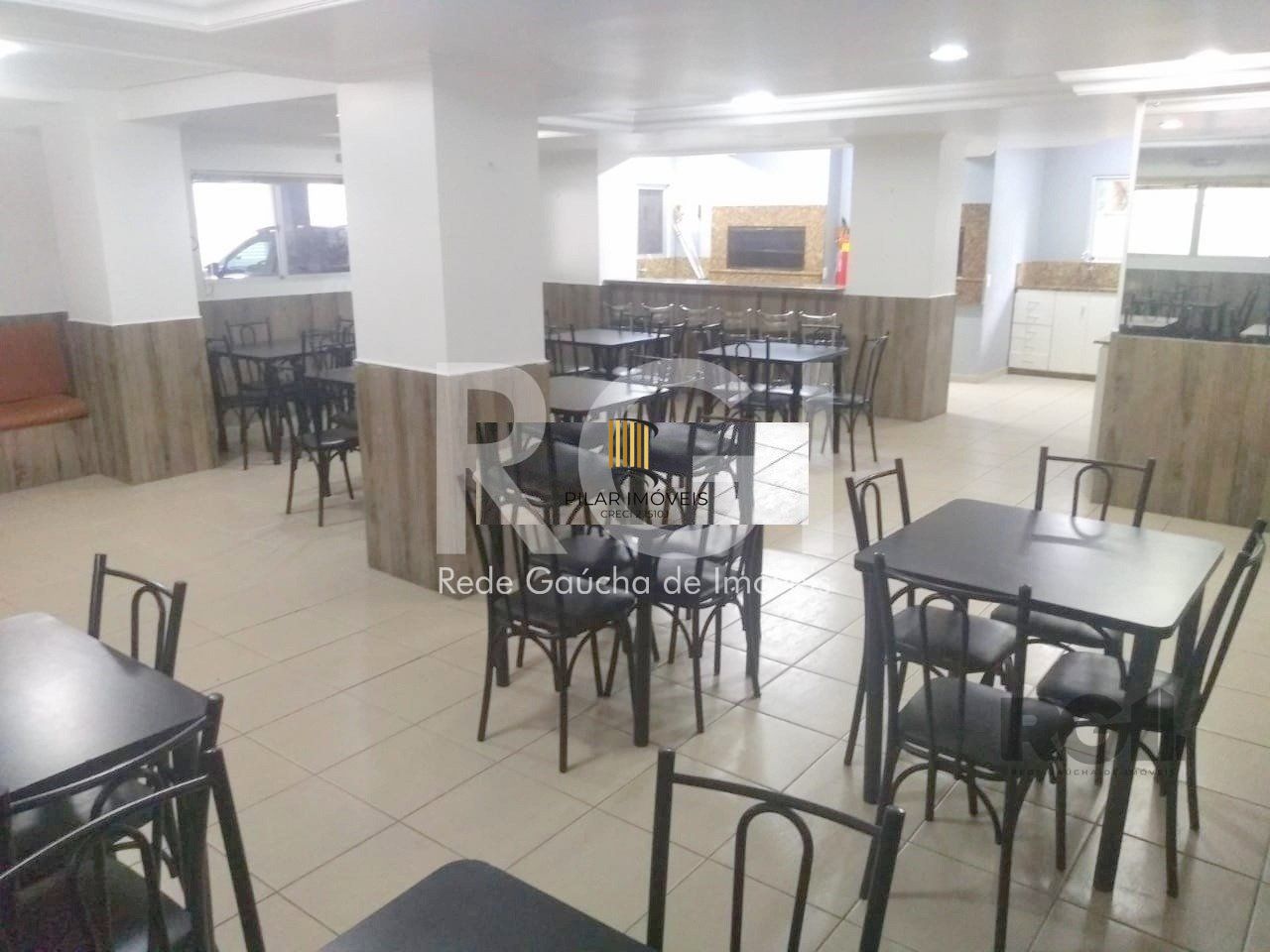 Apartamento 2 quartos, 2 banheiros e garagem na Cidade Baixa.