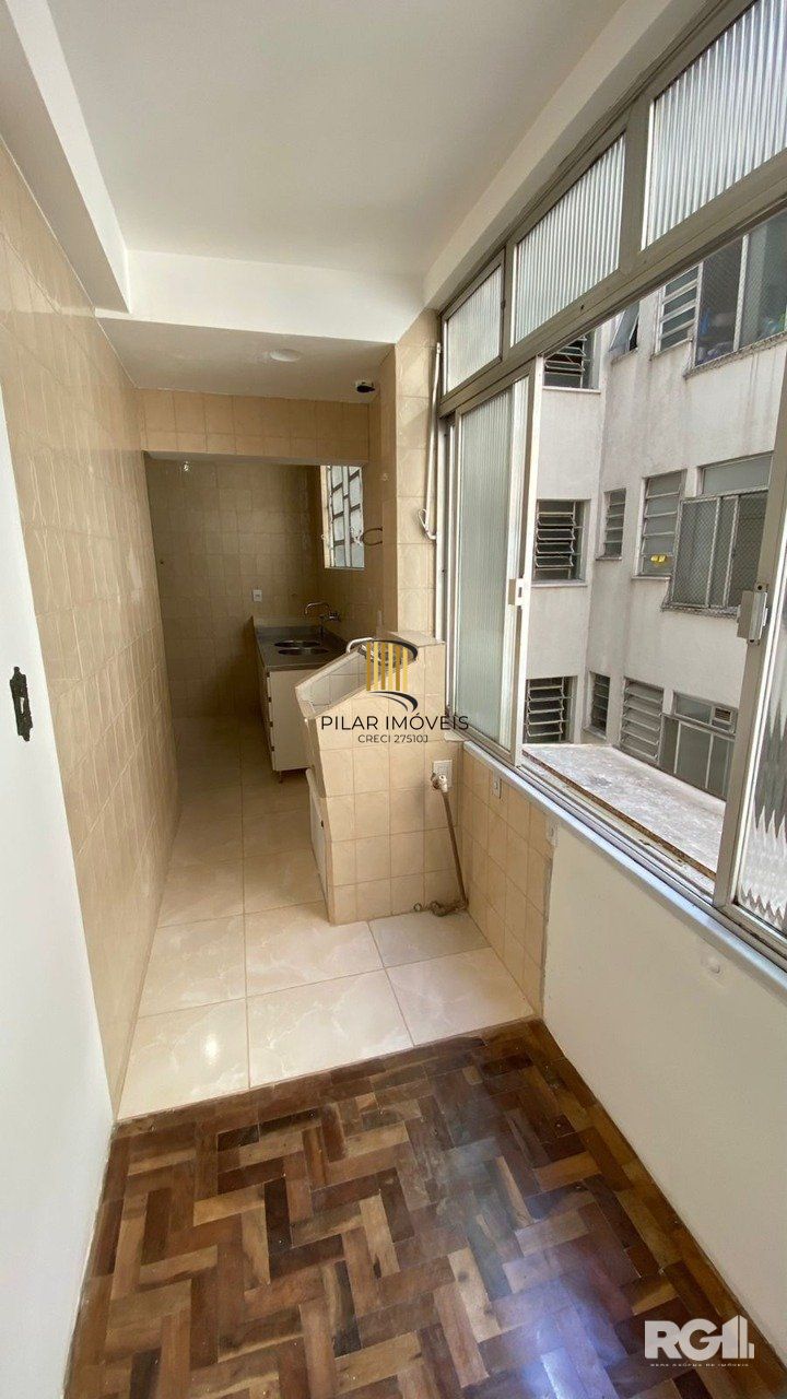 APARTAMENTO 3 DORMITÓRIOS WC AUXILIAR. CÓD. RP389992