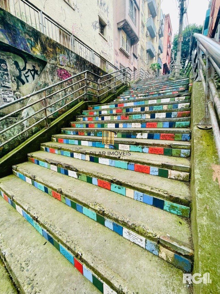 APARTAMENTO DE 2 DORMITÓRIOS NO CENTRO HISTÓRICO.