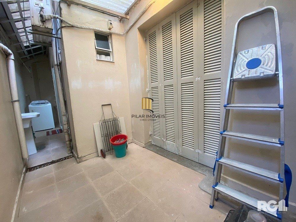 EEXCELENTE  APARTAMENTO DE 2 DORM TRANSFORMADO EM 3, CIDADE BAIXA. CÓD RP389820
