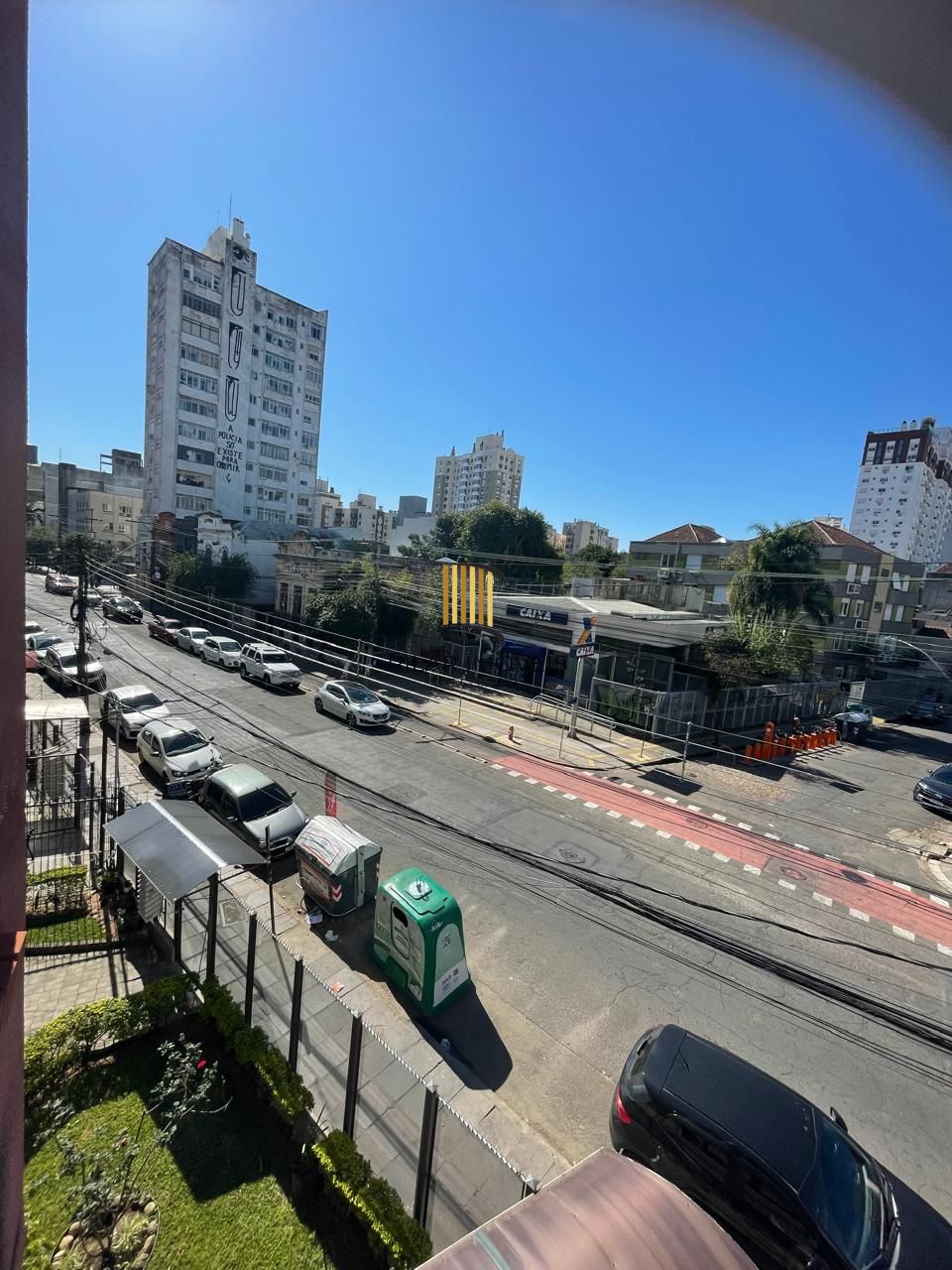 Na José do Patrocínio, um endereço tradicional e cheio de conveniência, apresento este JK amplo