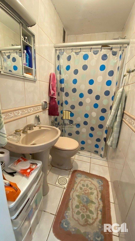 Apartamento à venda no Menino Deus, com 3 quartos (sendo 1 suíte), 3 banheiros, 1 vaga de garagem.- Cód. RP390226