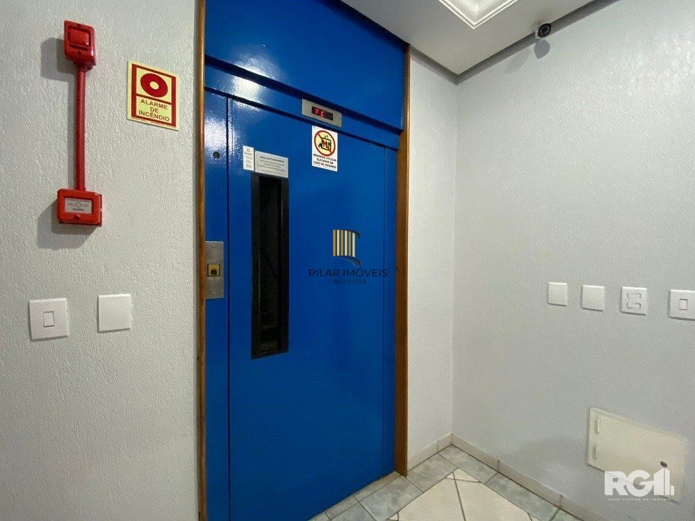 Apartamento 2 dormitórios com 2 vagas garagem na CIDADE BAIXA.