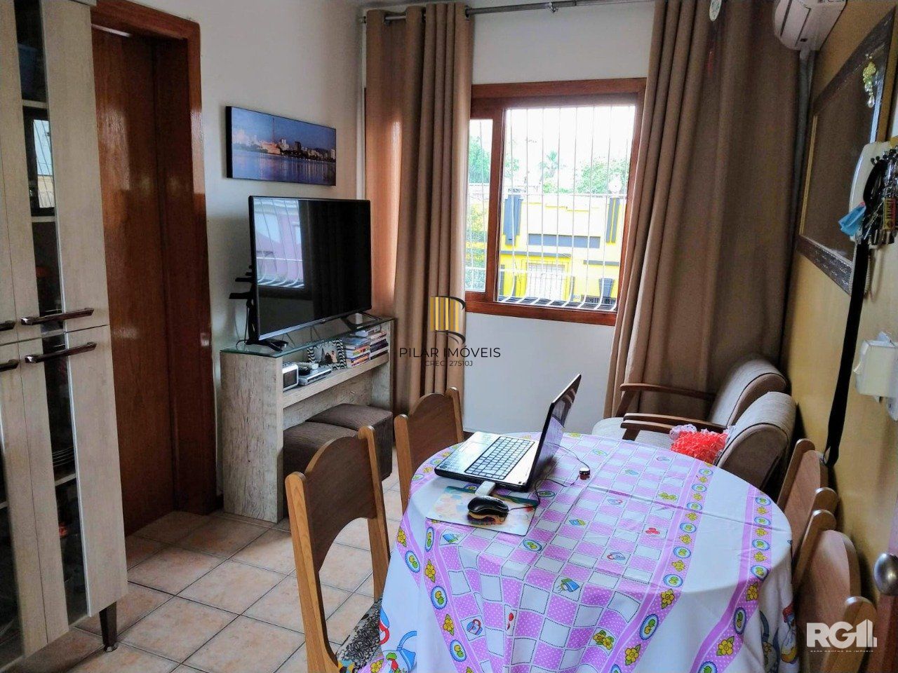 Apartamento de 1 dormitório com vaga de garagem escriturada na Rua Lopo Gonçalves.
