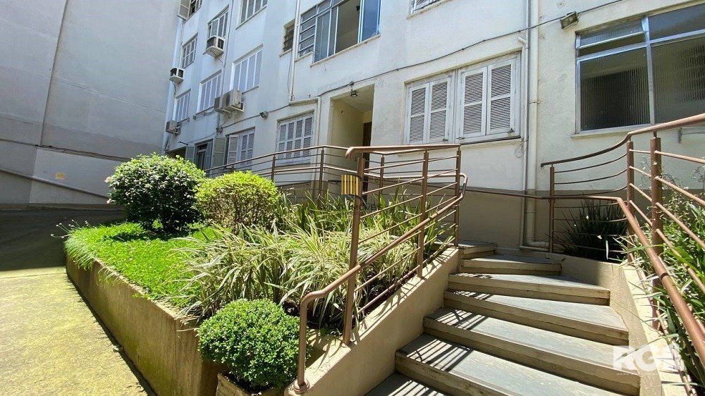APARTAMENTO 3  DORMITÓRIOS DE FRENTE PRÓXIMO A REDENÇÃO