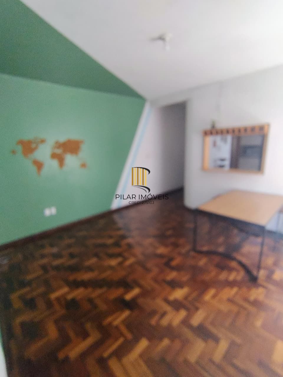 Ótimo apartamento desocupado de frente para a Redenção- Cidade Baixa