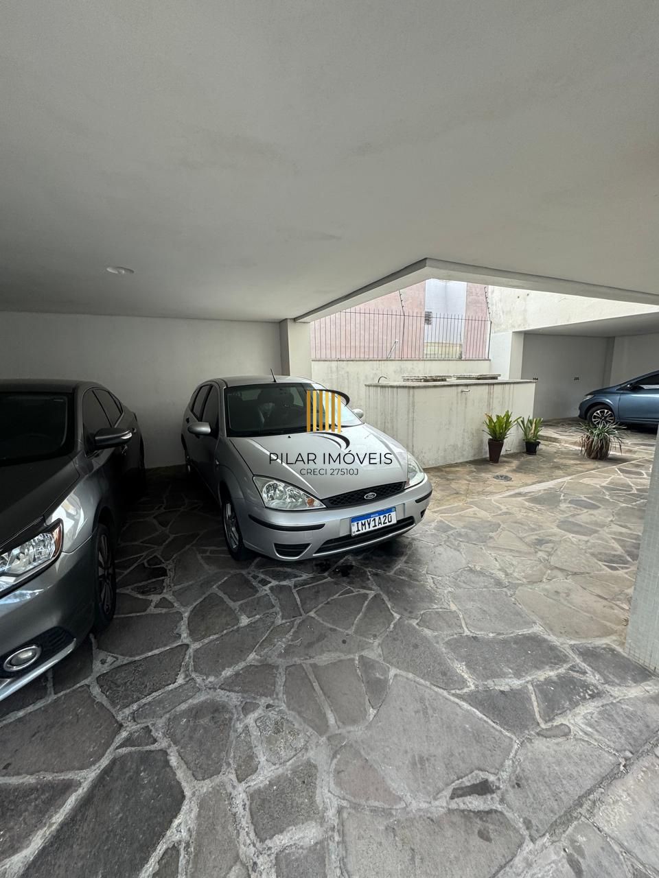 Apartamento 2 dormitórios no bairro Azenha