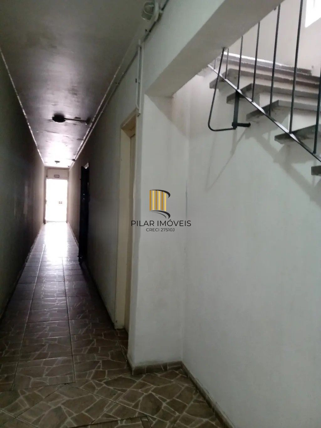 Apartamento de 2 dormitórios no centro histórico de Poa