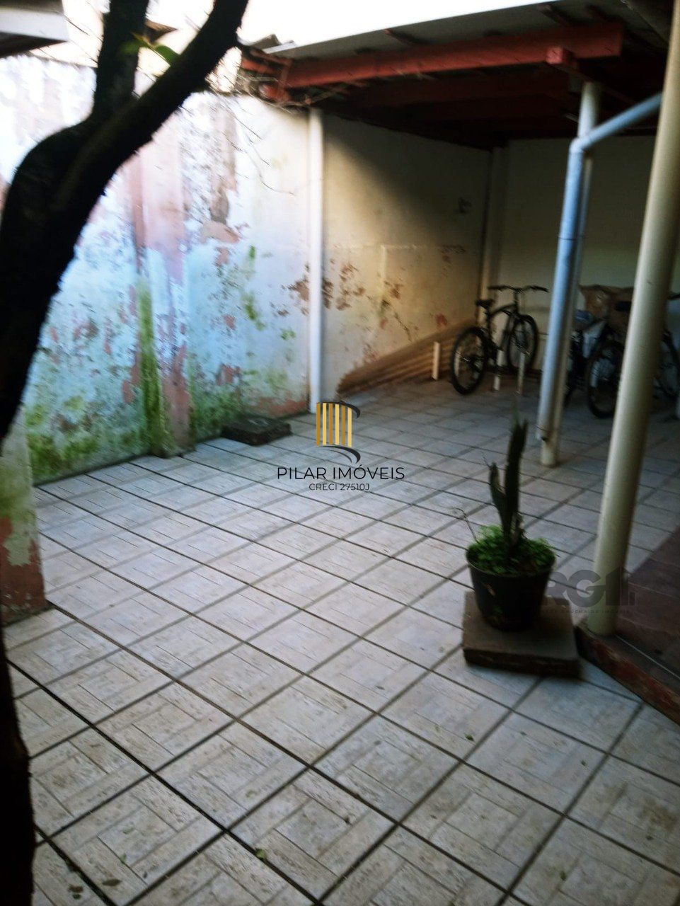 Apartamento terreo na Praia de Belas, com patio privativo