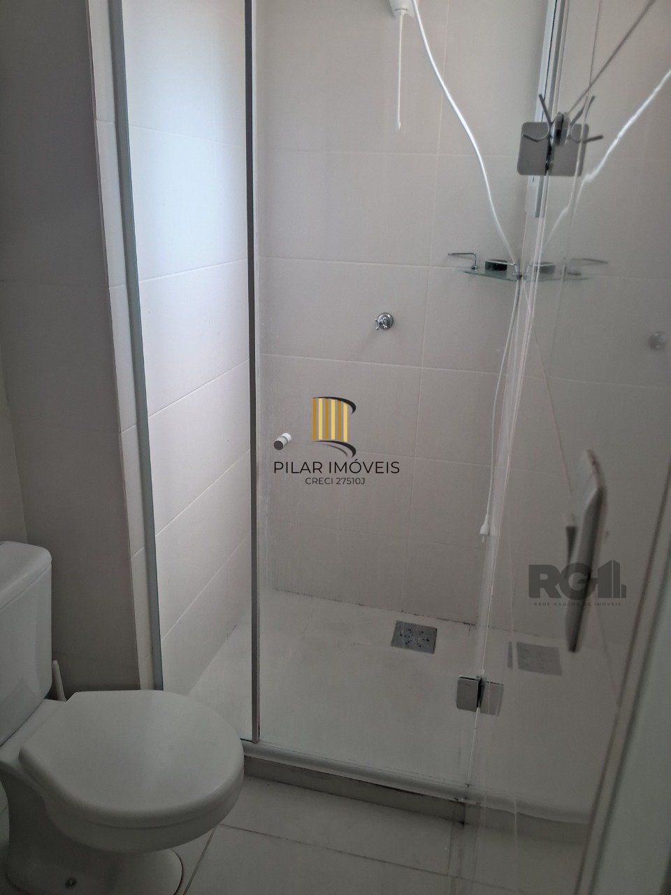 JK reformado na Cidade Baixa com portaria e elevador