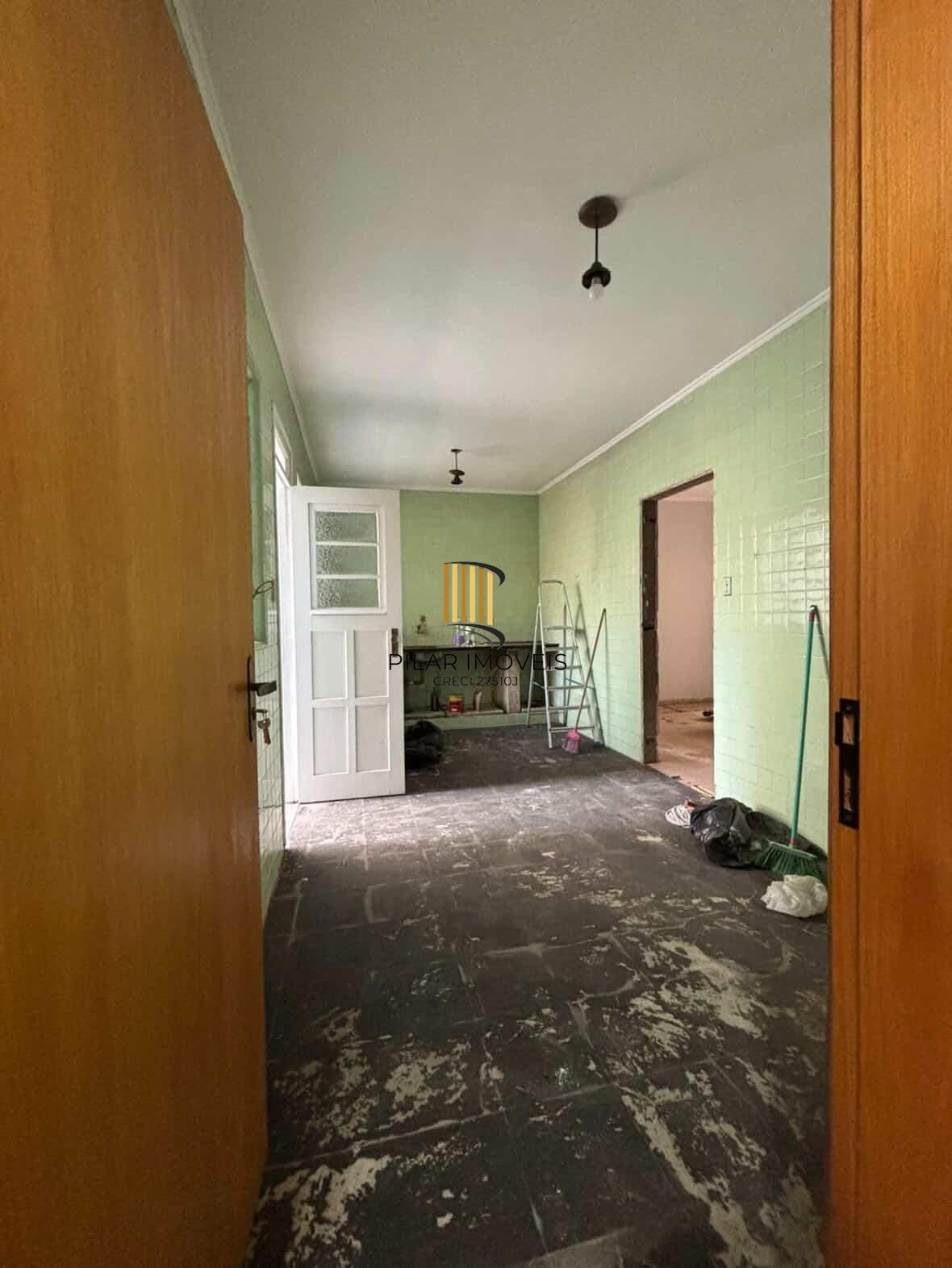 Apartamento 3 dormtórios de frente  bairro Bom Fim- Porto Alegre