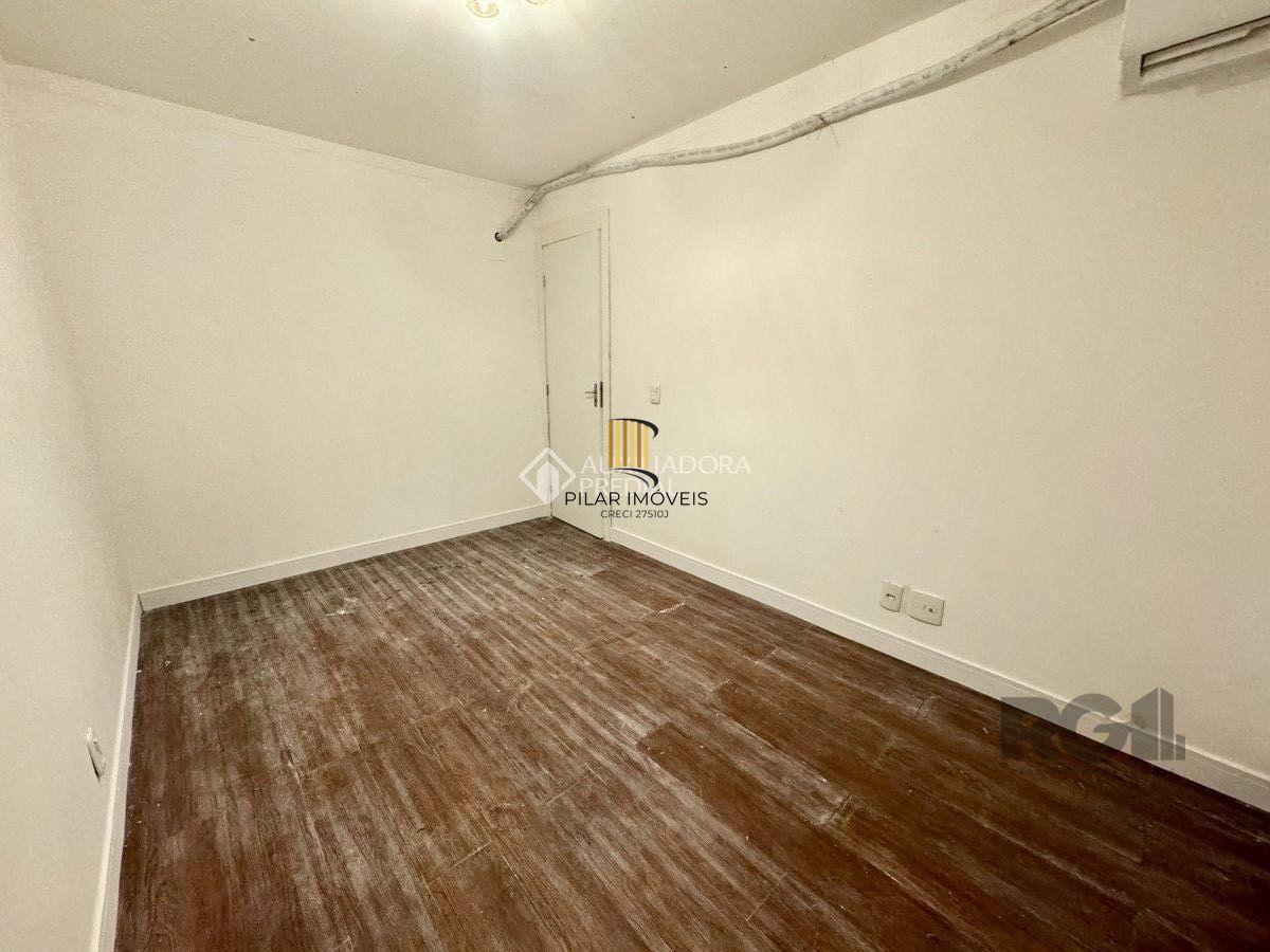 À venda Apartamento, de  dois dormitórios, em Canoas,  Bairro Guajuvíras.