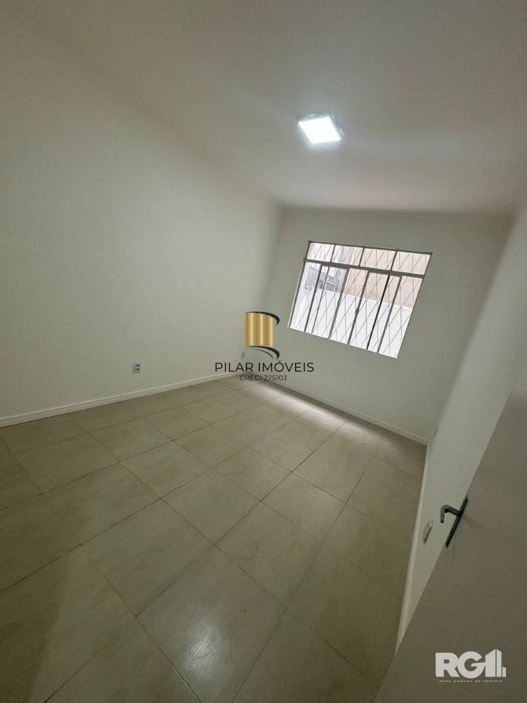 Apartamento GARDEN com dois pátios  privativos,  1 dormitório, sala, cozinha, 1 banheiro   na Av. Getúlio Vargas