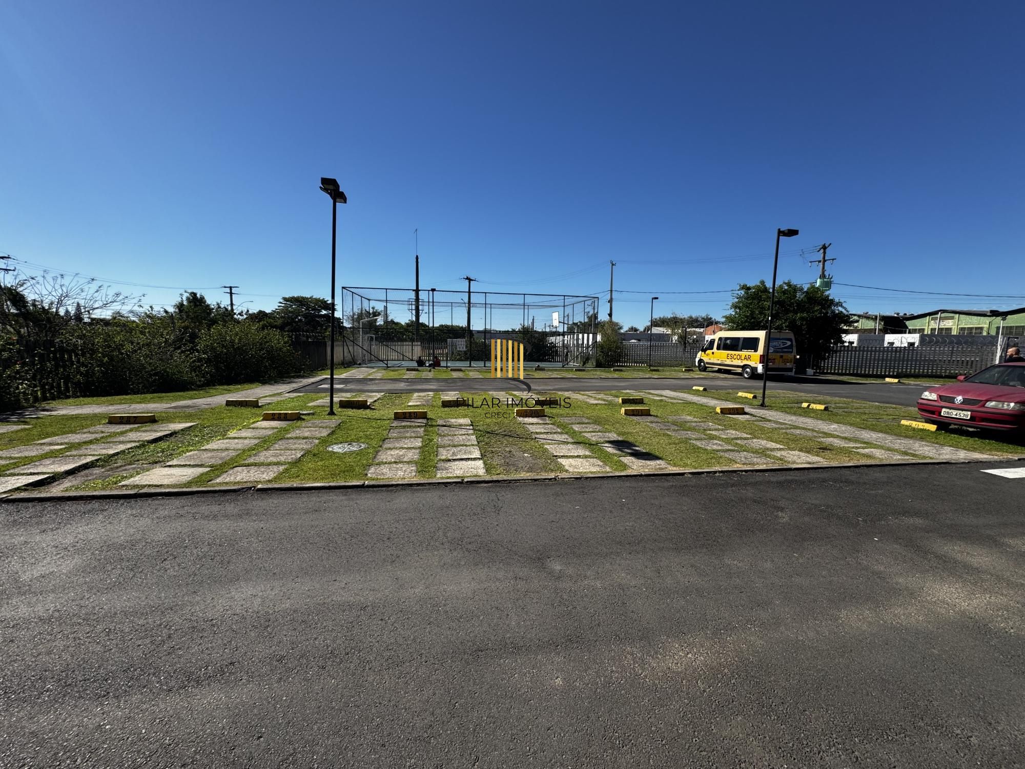 Apartamento de 2 dormitórios com garagem