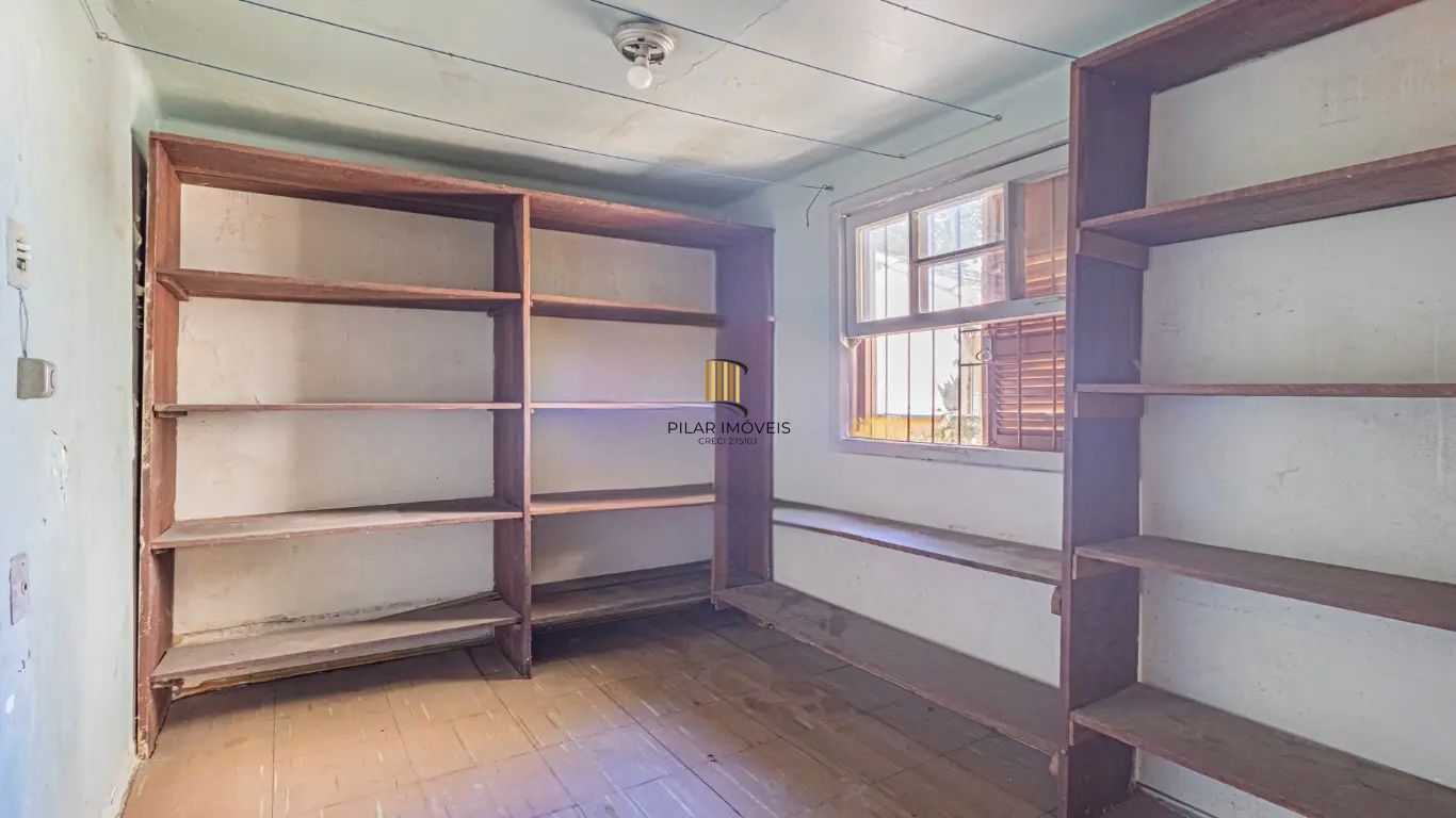 Prédio na Andre da Rocha com garagem