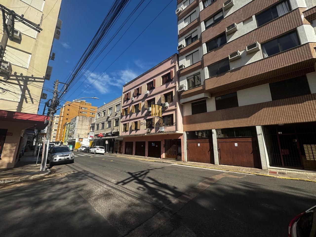 Apartamento de 3 dormitórios, banheiro social e lavabo na Cidade Baixa em Porto Alegre - Pilar Imóveis