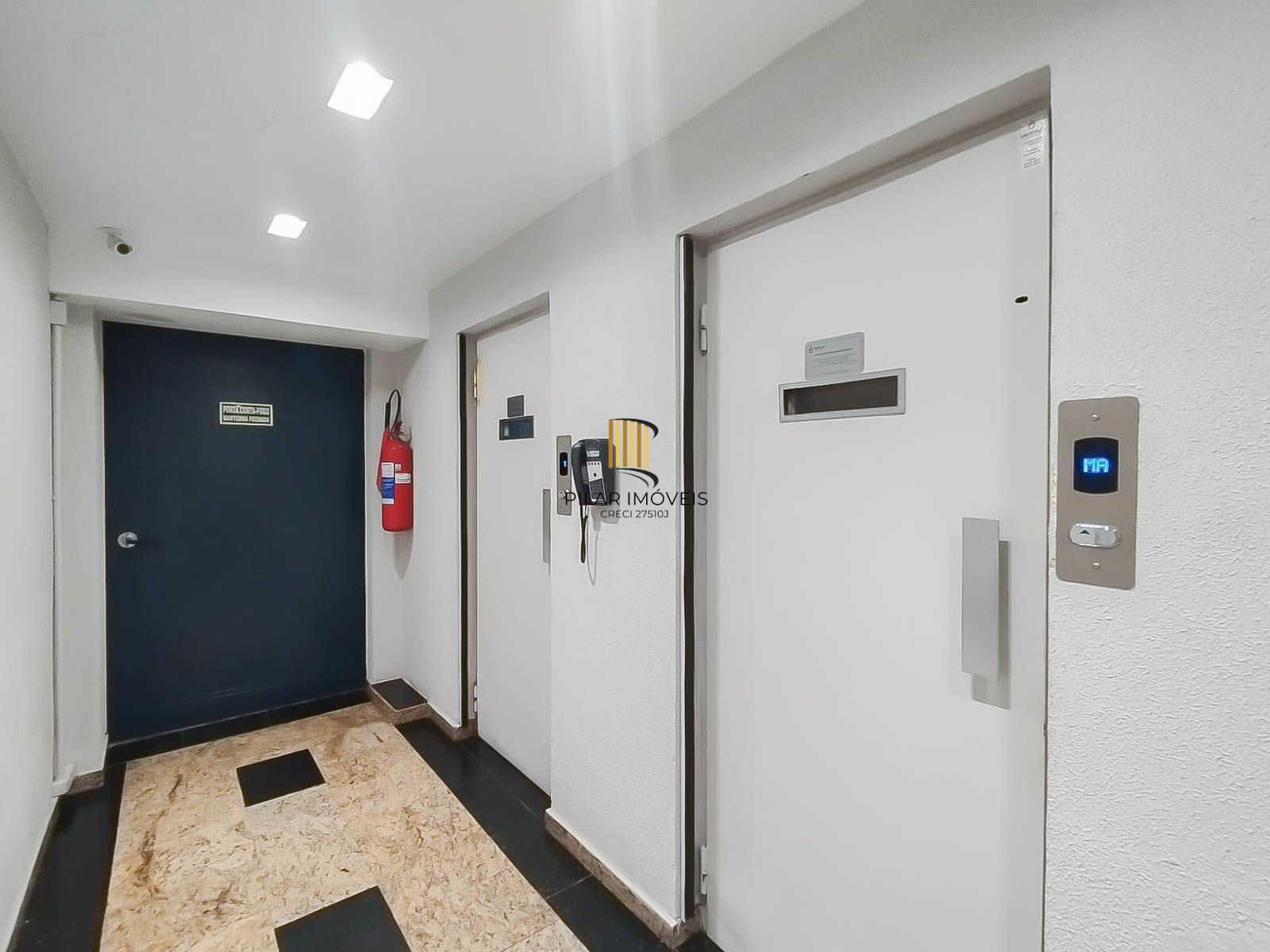 Apartamento Reformado na Rua da República – Ótima Vista e Iluminação Natural