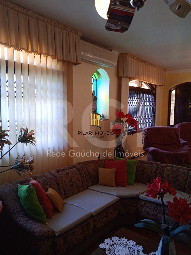 Casa para Venda - 750m², 6 dormitórios, sendo 3 suites, 4 vagas - Partenon